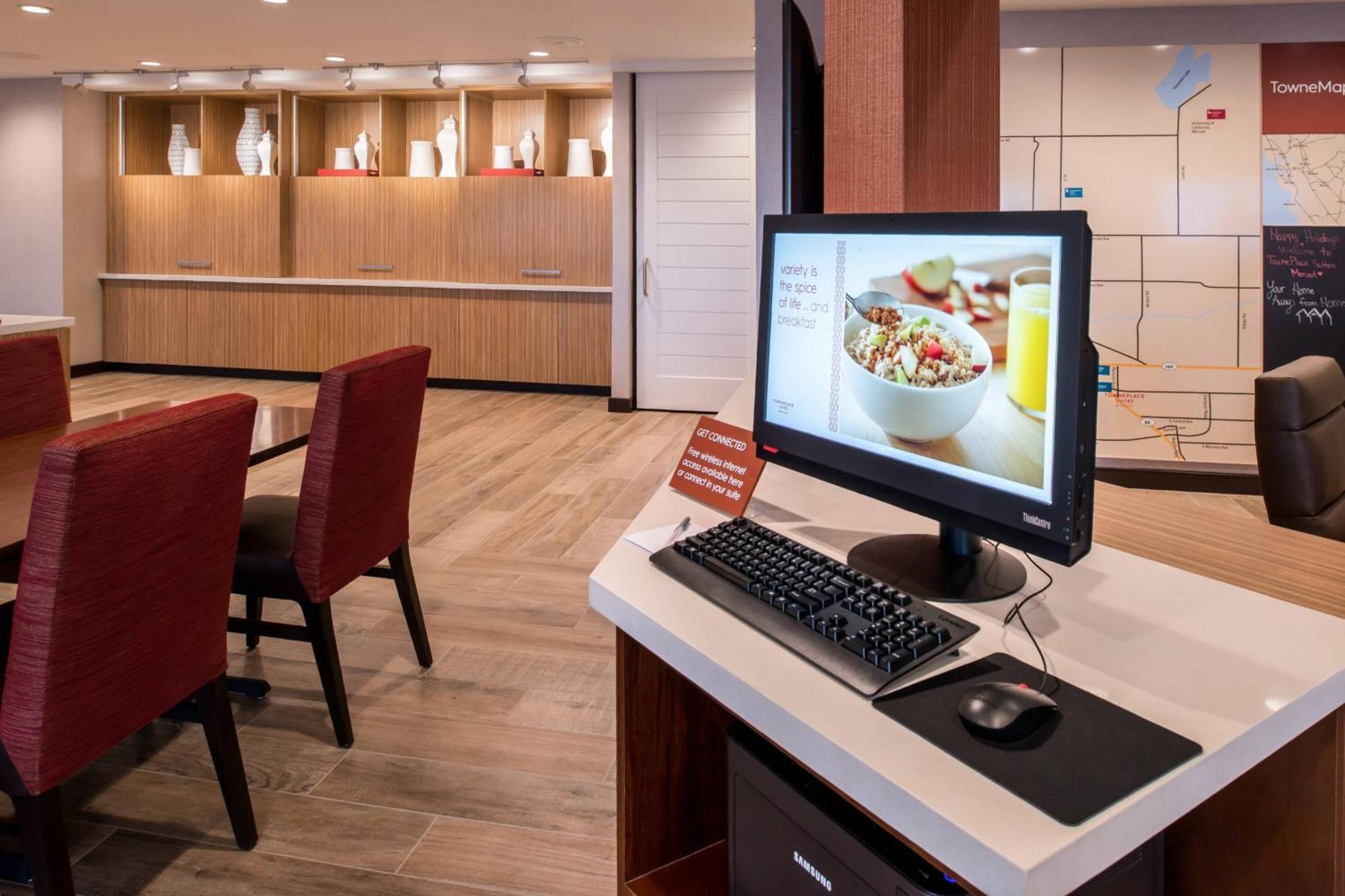 Towneplace Suites By Marriott Мерсед Екстер'єр фото